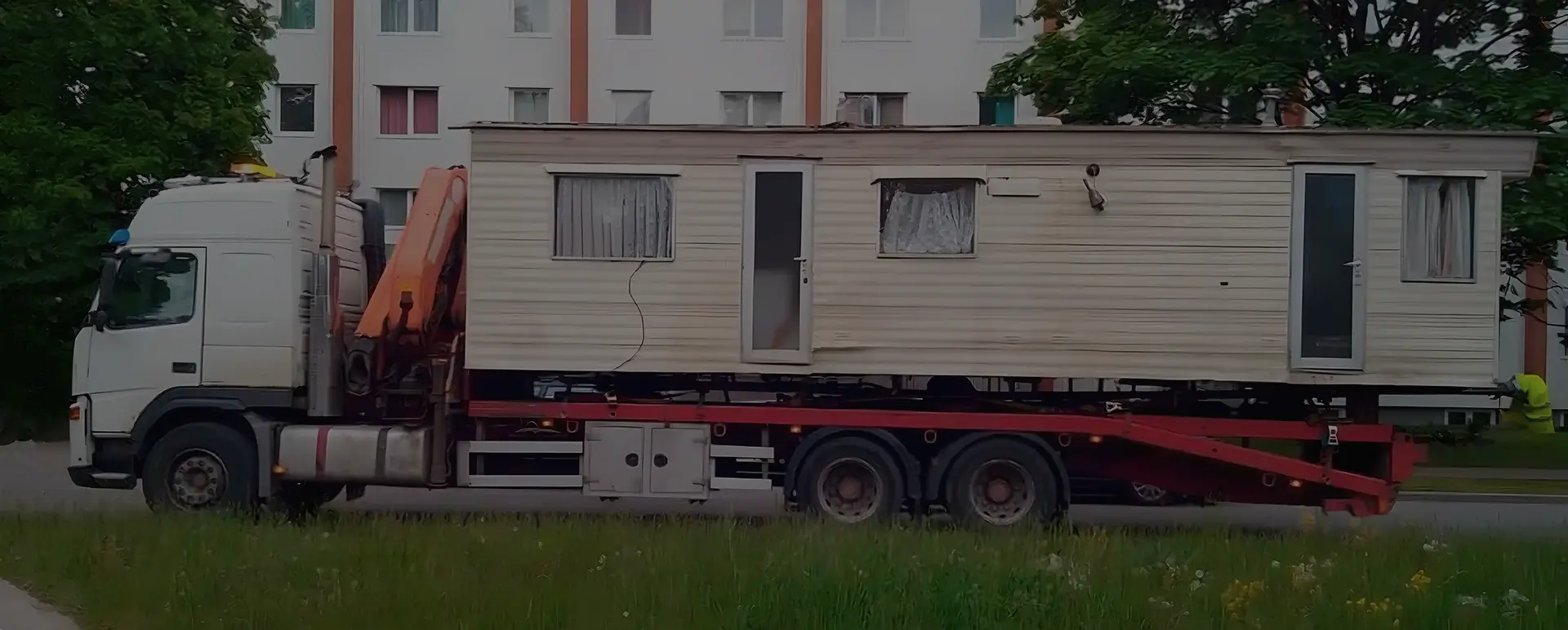 Получить онлайн цены на доставку низким тралом дом вагона в станице Михайловская (Южный округ - Краснодарский край) на сайте самостоятельно