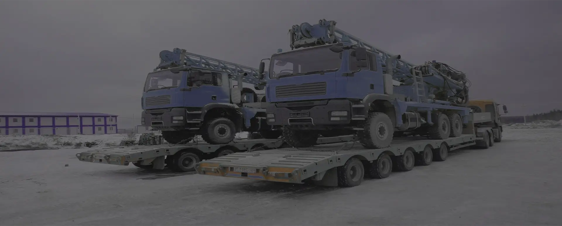 Доставка тралом с низкорамной платформой автокранапо России из Михайловской, а также любой другой крупногабаритной техники