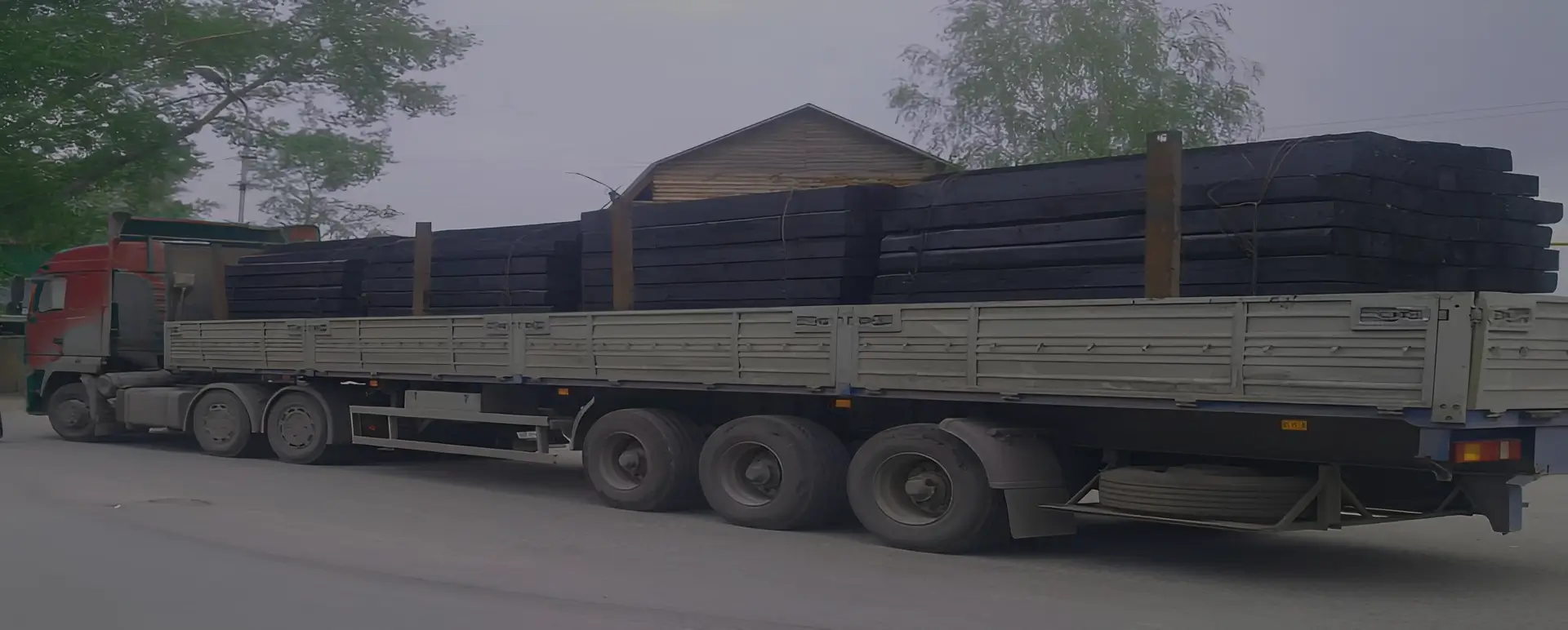 Сервис от транспортной компании по доставке шпал по России из Михайловской автотранспортом